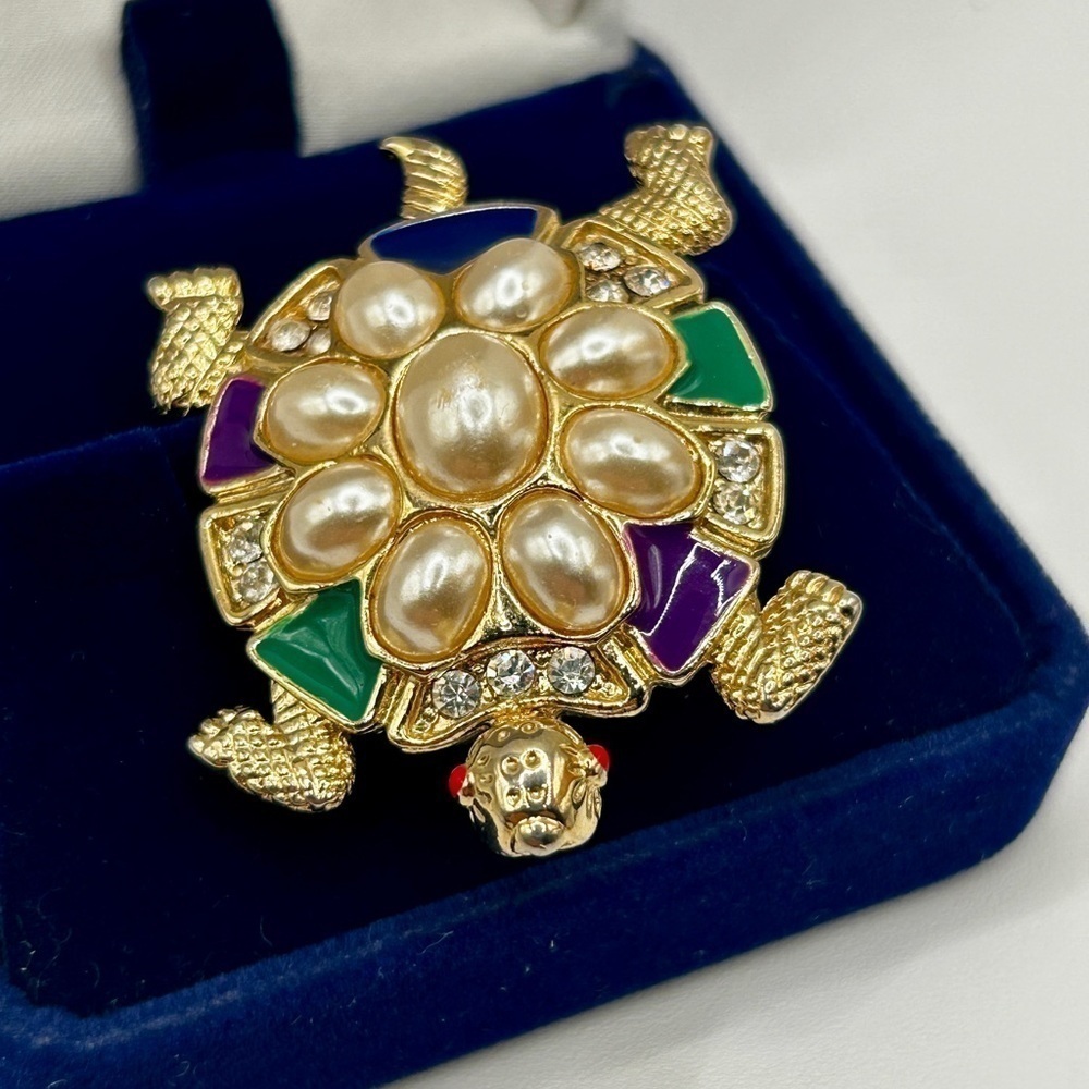 Vintage 1980’s Rhinestone Pearl Enamel Turtle Brooch​​​​​​​​​​